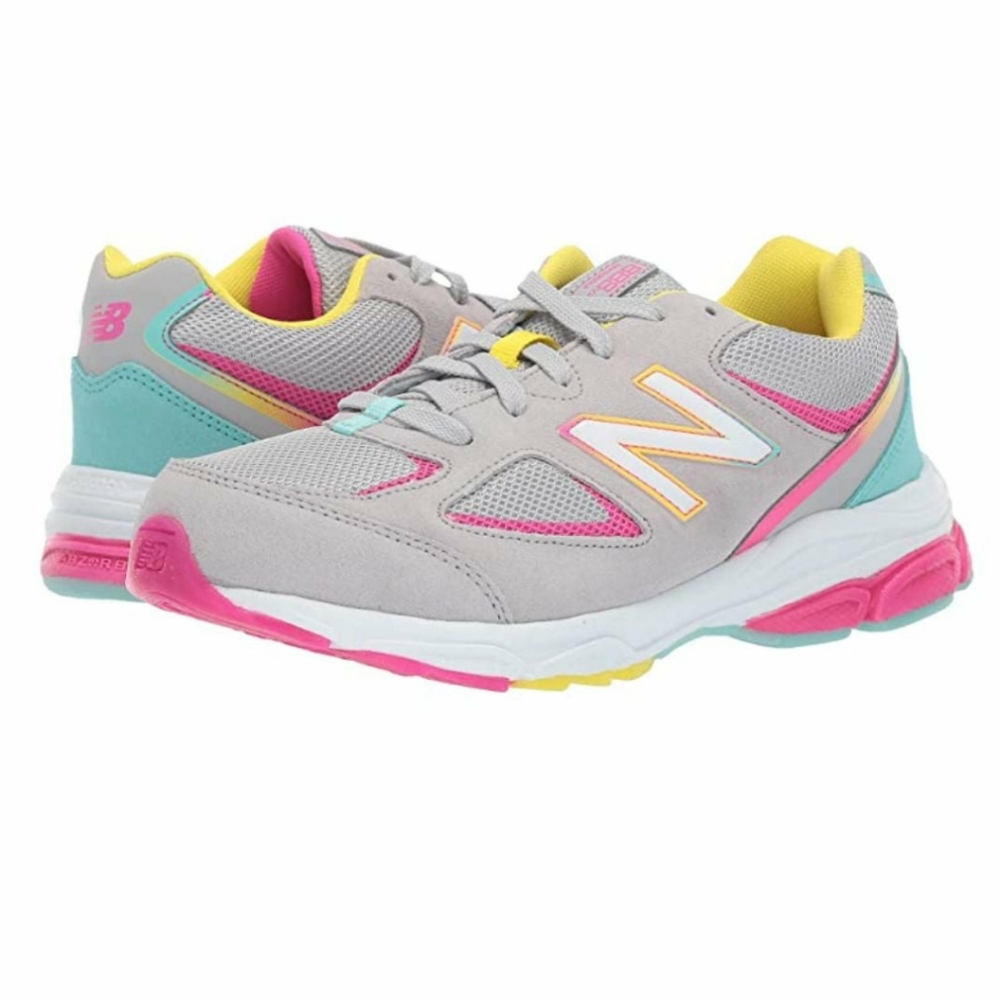 NIB New Balance womens size 8